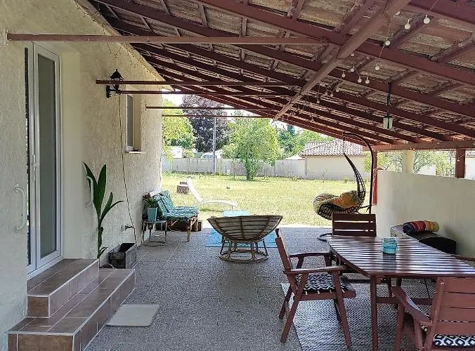 Chez Chapelle In The Heart Of The Gascony With Pool, Pets Welcome! アパート